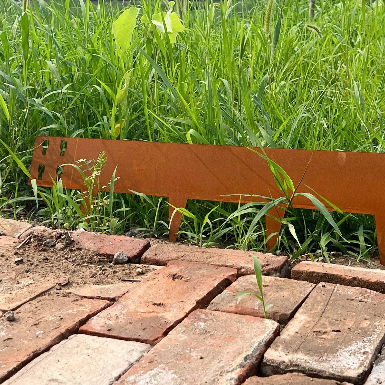 Corten steel garden edging: image 2